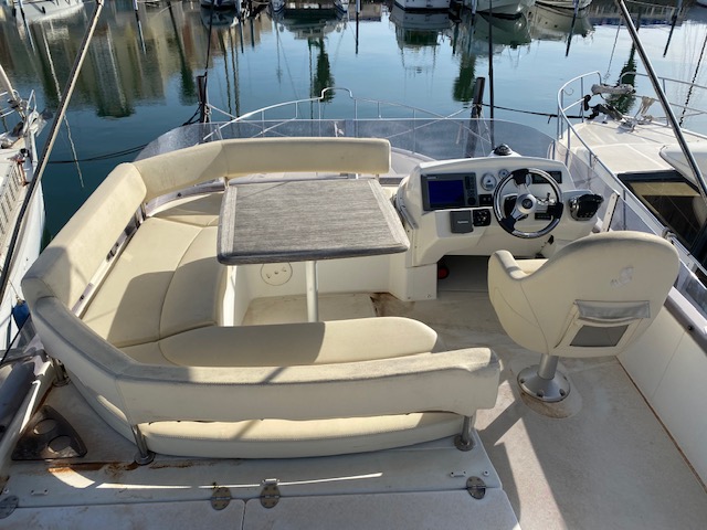 slider 14 Beneteau Antares 42